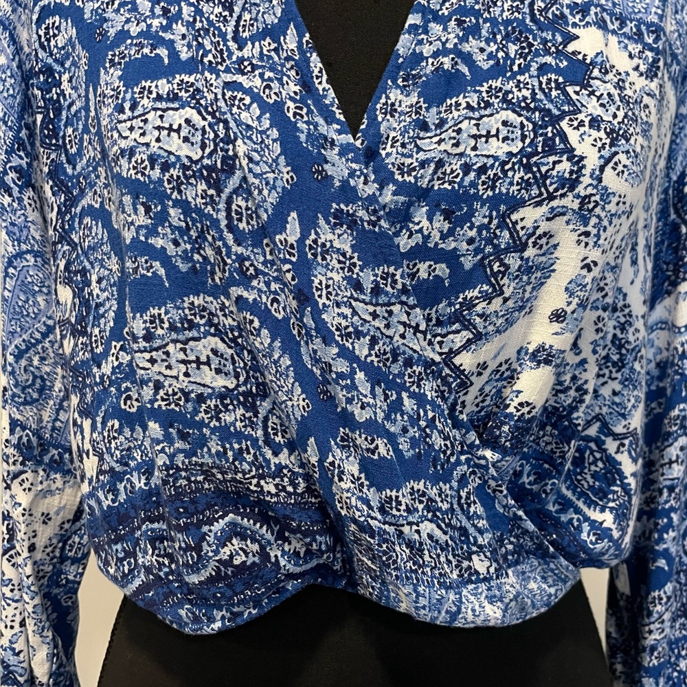 Never Worn! Zara Blue & White Long Sleeve Paisley Print Faux Wrap Crop Top - Picture 6 of 15